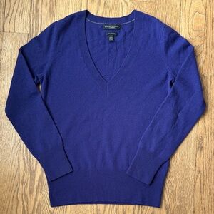 Banana Republic 100% Cashmere V-Neck Sweater Purple Size Medium